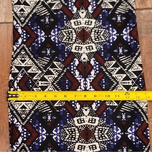 Medium Geometric Patterned Sleeveless Dress - Picture 7 of 12